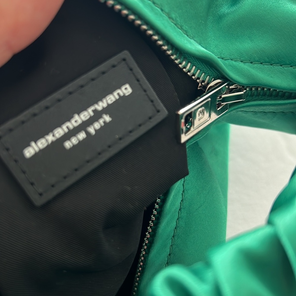 ALEXANDER WANG

Scrunchie Mini Bag - Picture 5 of 5